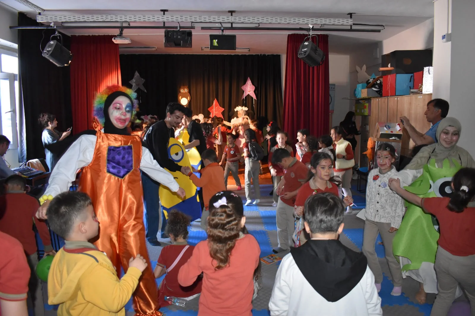 Fakültemizde Materyal ve Oyun Şenliği Düzenlendi